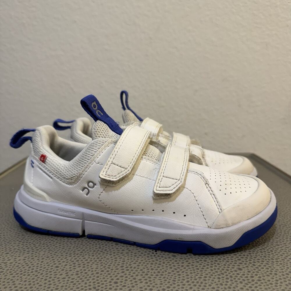 ON The Roger PS Shoes Size 1.5 Kids Color: White/Indigo